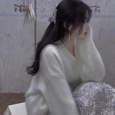 2025最火头像女伤感真人图片
