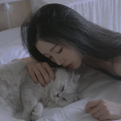 2025最火头像女伤感真人图片