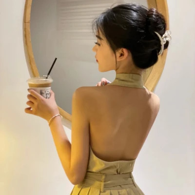 2025最火头像女伤感真人图片