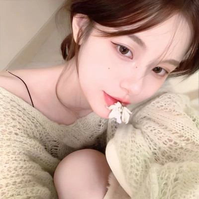 2025头像唯美女生最火图片