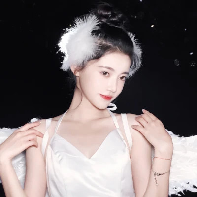 2025头像唯美女生最火图片