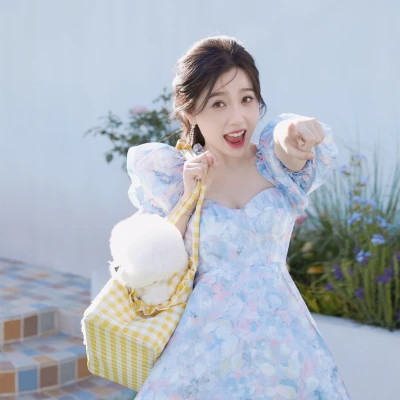 2025头像唯美女生最火图片