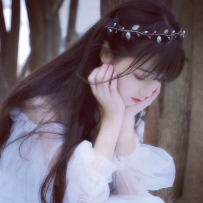 2025头像唯美女生最火图片