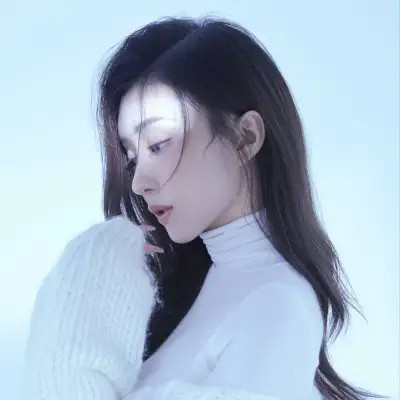 2025头像唯美女生最火图片