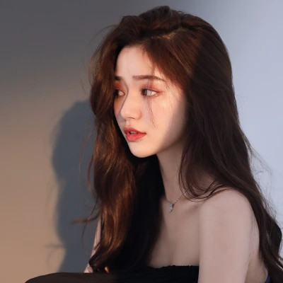 2025头像唯美女生最火图片