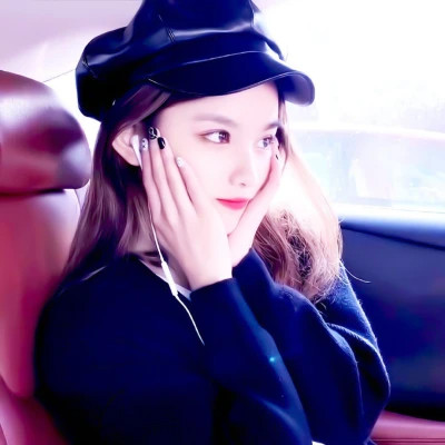 2025头像唯美女生最火图片