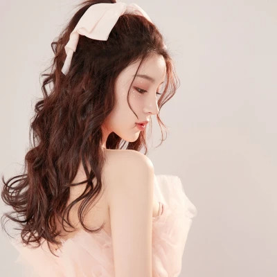 2025头像唯美女生最火图片