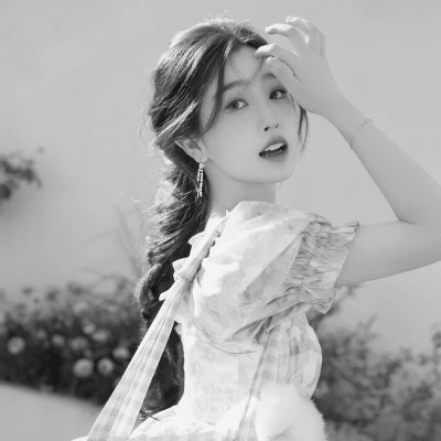 唯美黑白女生头像