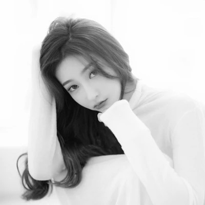 唯美黑白女生头像