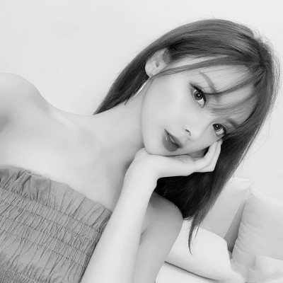 唯美黑白女生头像