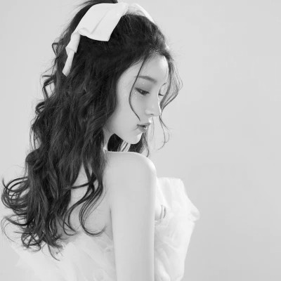 唯美黑白女生头像