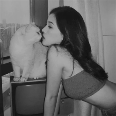 高级感黑白色系真人女生头像