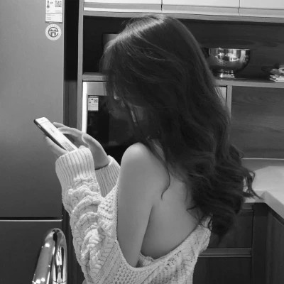 高级感黑白色系真人女生头像
