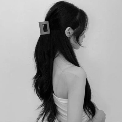 高级感黑白色系真人女生头像