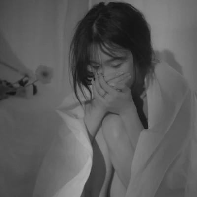 高级感黑白色系真人女生头像