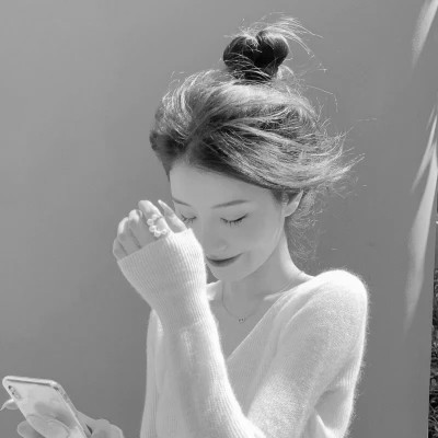 高级感黑白色系真人女生头像