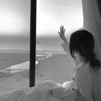 高级感黑白色系真人女生头像