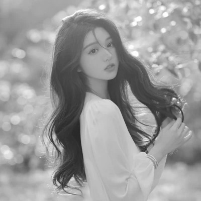 高级感黑白色系真人女生头像