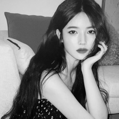 高级感黑白色系真人女生头像