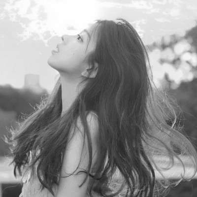 高级感黑白色系真人女生头像