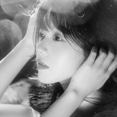 高级感黑白色系真人女生头像