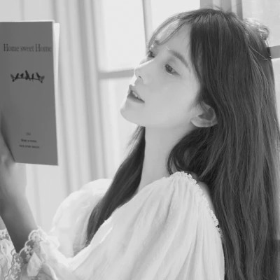 高级感黑白色系真人女生头像