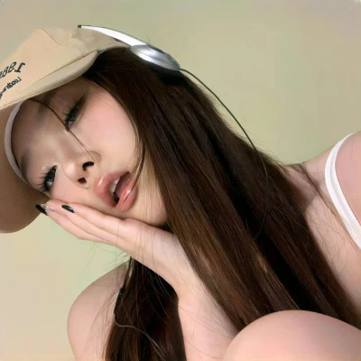头像女生图片2025新款