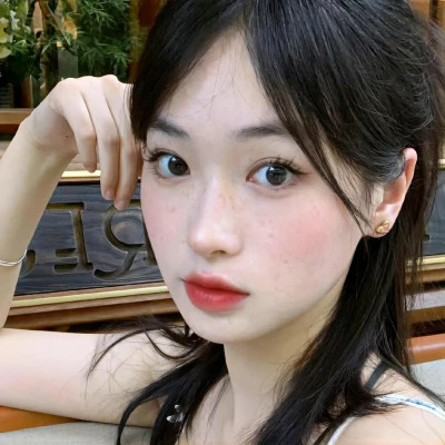 头像女生图片2025新款