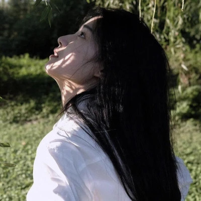 头像女生图片2025新款