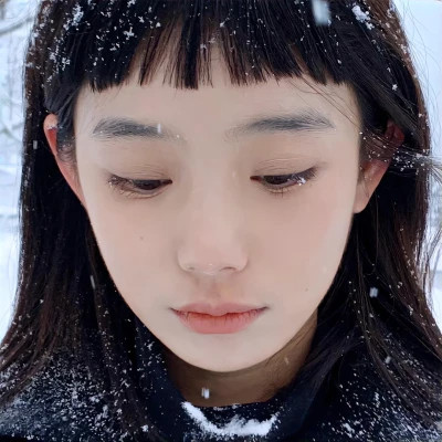 头像女生图片2025新款