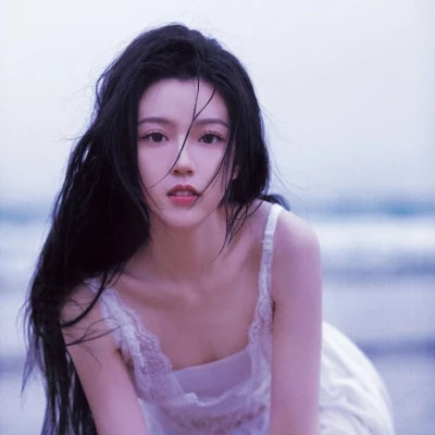 2025最新优雅女性头像