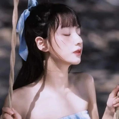 2025最新优雅女性头像