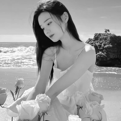 黑白好看女生头像