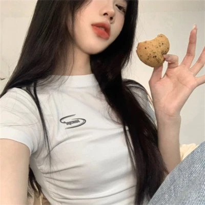 2025年超好看女生头像
