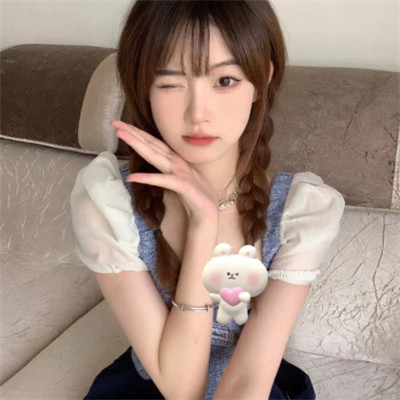 2025年超好看女生头像