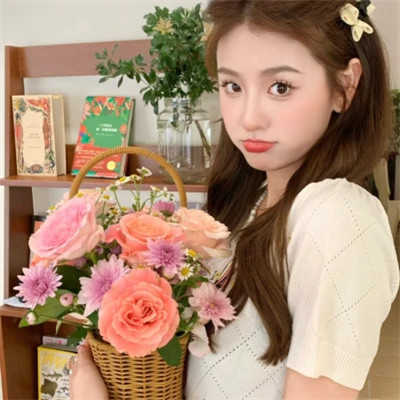 2025最火女生头像个性好看
