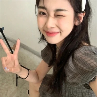2025最火女生头像个性好看