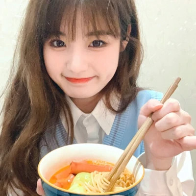 2025最新漂亮美丽女子头像