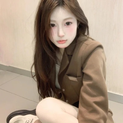 2025最新漂亮美丽女子头像