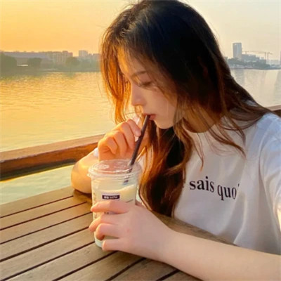 2025最新漂亮美丽女子头像