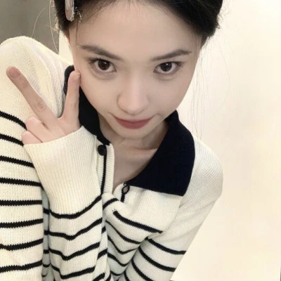 2025最新漂亮美丽女子头像