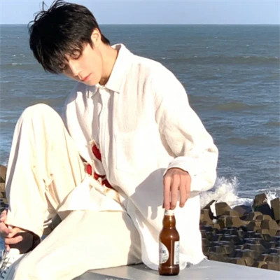 2025男生帅气微信头像真人