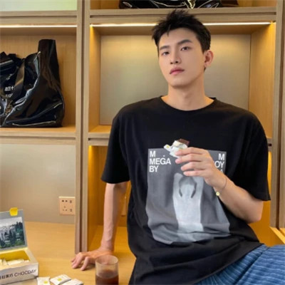 2025男生帅气微信头像真人