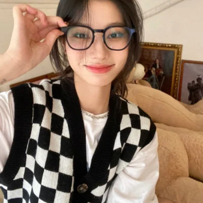 头像女生版2025高清真人