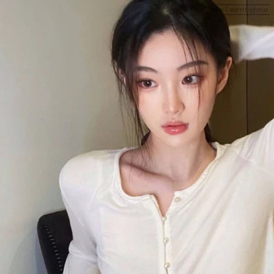 2025女生头像高级全新真人