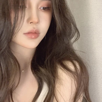 2025女生头像高级全新真人