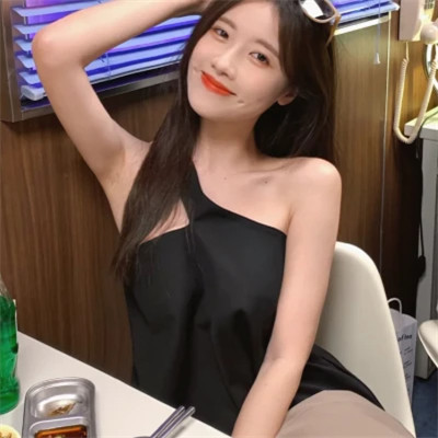 2025女生头像高级全新真人