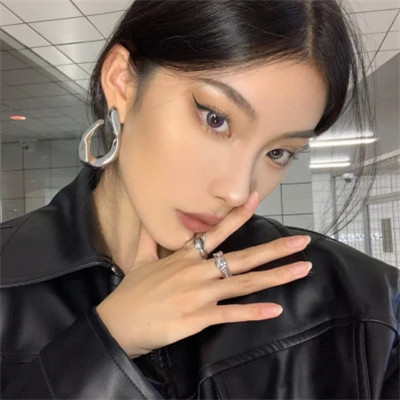 2025女生头像高级全新真人