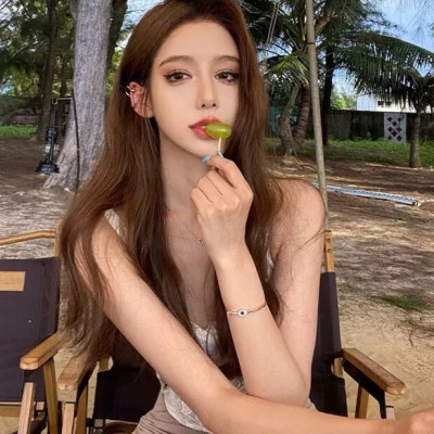 2025女生头像高级全新真人