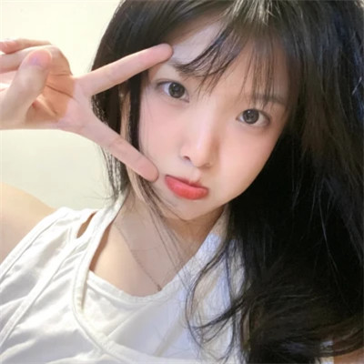 2025年最潮流的女生微信头像